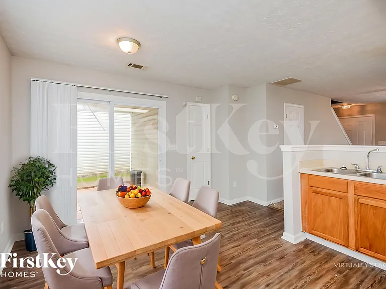 345 Lakeside Cir — Photo 6