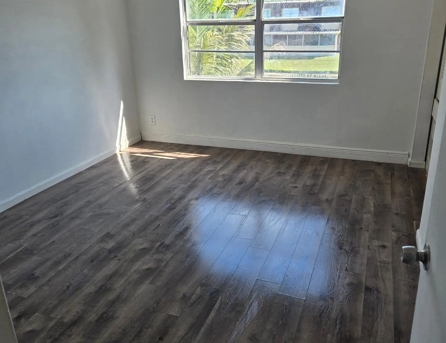3 bed, 2.0 bath, 1330 sqft, $3,300 — Photo 3