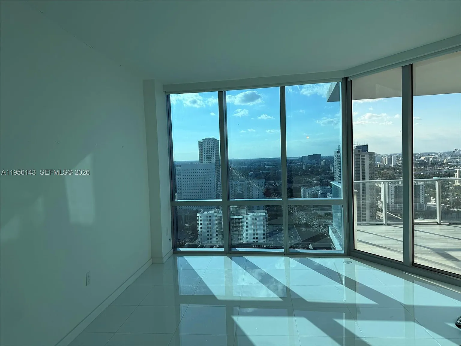 1 bed, 1254 sqft, $5,300 — Photo 2