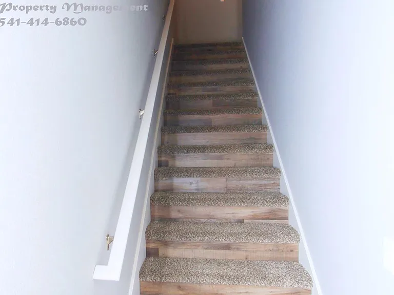 4185 Lancaster Dr NE — Photo 15