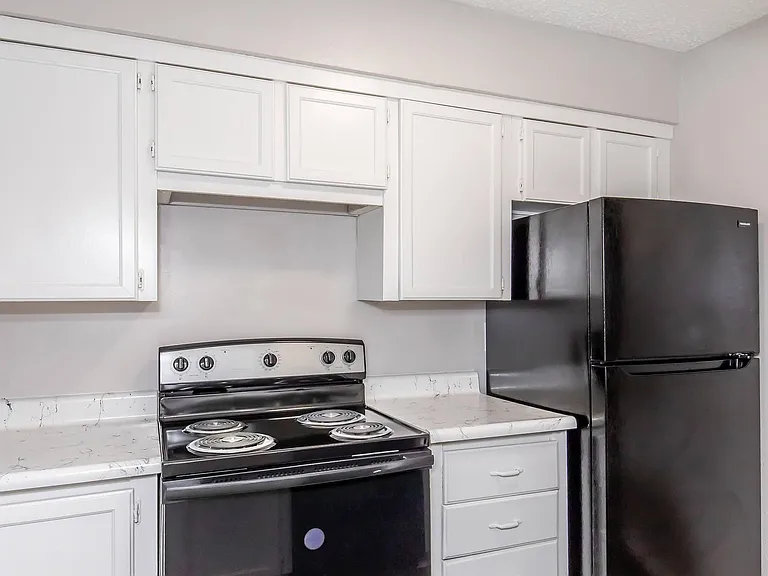 5107 N Hammond Ave — Photo 2