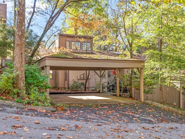 302 Chimney Hl, Nashville, TN 37221