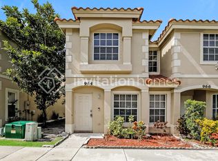 964 Summit Lake Dr, West Palm Beach, FL 33406