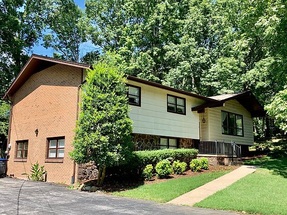2nd image of 2484 Wildwood Dr