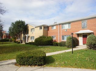 1300 Carol St APT A, Park Ridge, IL 60068
