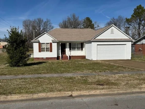 840 Butler St, Bolivar, TN 38008