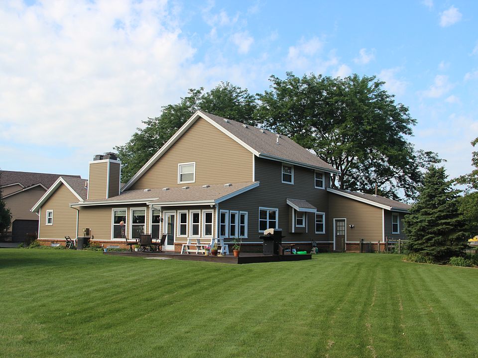 2nd image of 335 N Ridge Dr