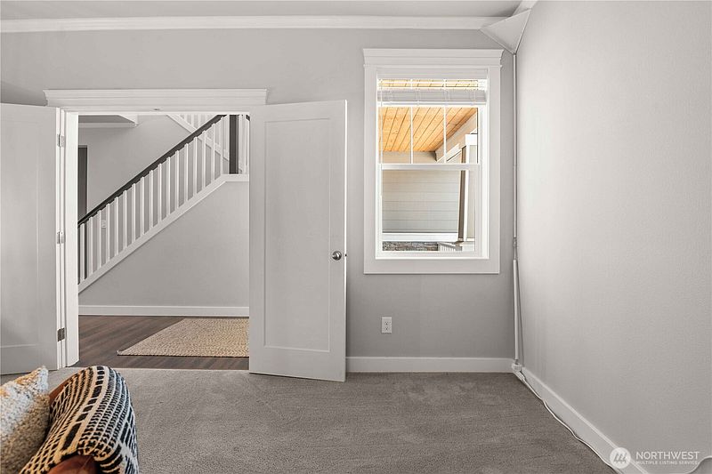 4th image of 19538 136th Street E