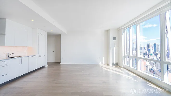 Rented by Silverstone Group USA Corp. | media 25