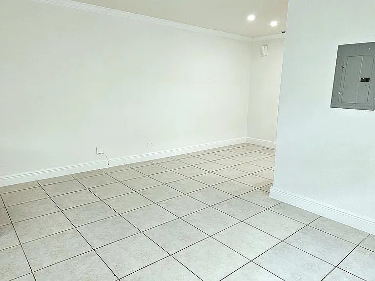 2933 SW 24th St #2933 — Photo 7