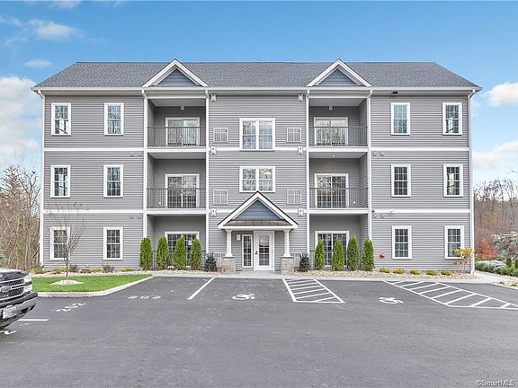 2nd image of 309 Bridgeport Ave #203