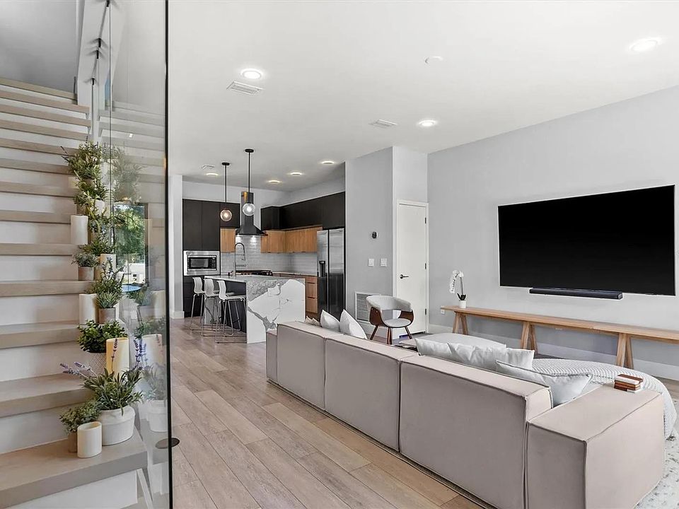 1st image of 2705 N Boulevard St #4
