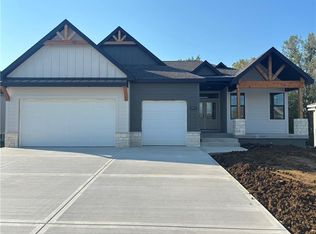 20041 W 226th Ter, Spring Hill, KS 66083