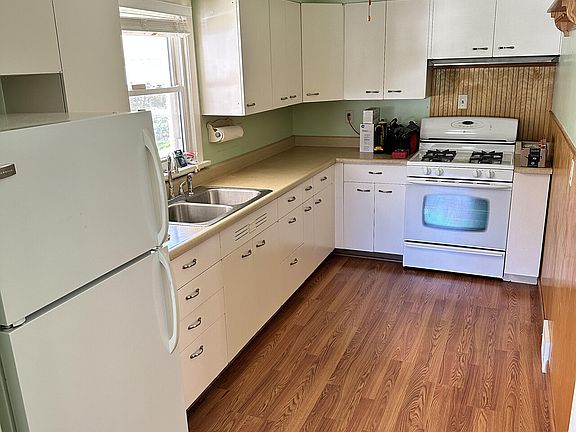 5th image of 364 Indiana Ave