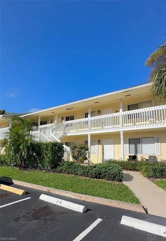 2 bed, 2.0 bath, 886 sqft, $1,600 — Photo 1