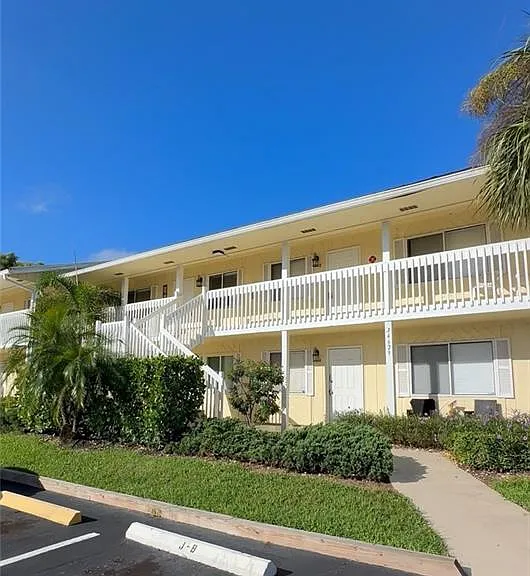 4629 Bayshore Dr #J7 — Photo 1