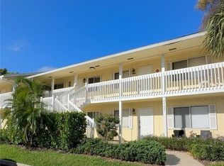 4629 Bayshore Dr APT J7, Naples, FL 34112