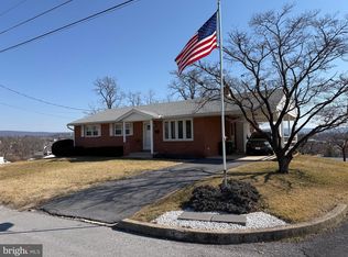 413 Ridge Ave, Waynesboro, PA 17268