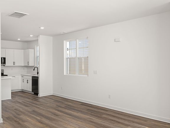 5th image of 896 Foxtail Dr #64