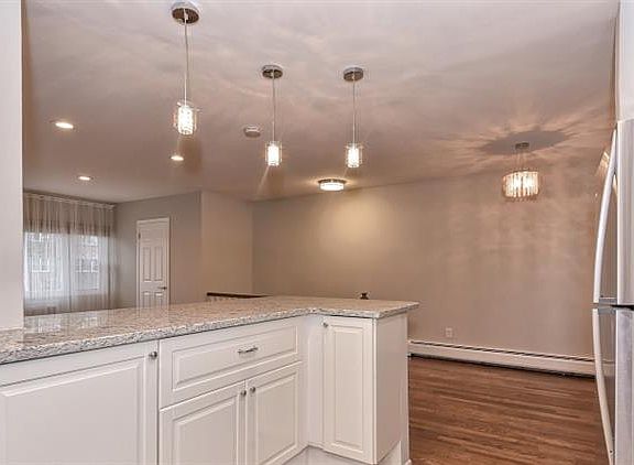 2nd image of 39 Wedgewood Dr APT 112