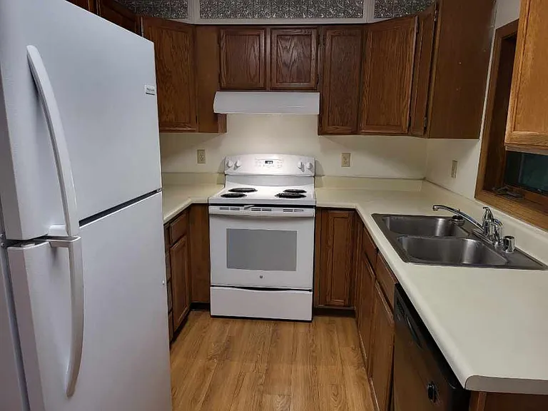 4774 Glasgow Dr #5 — Photo 7