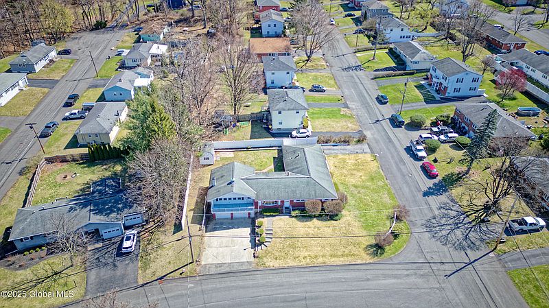 2nd image of 12 Swiss Court