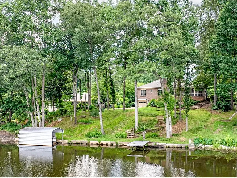 LAKE HOUSE