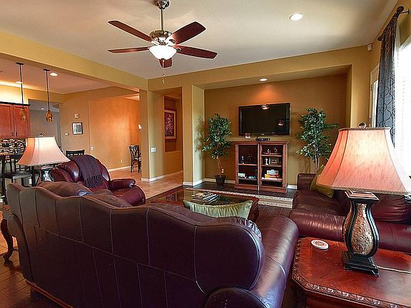 5th image of 761 E Indian Wells Pl