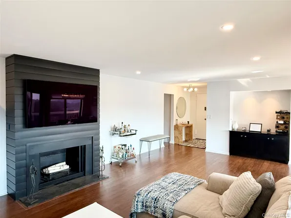 400 High Point Drive #PH10, Hartsdale, NY 10530