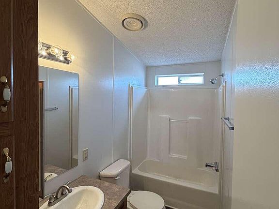 3rd image of 801 Oak St #152