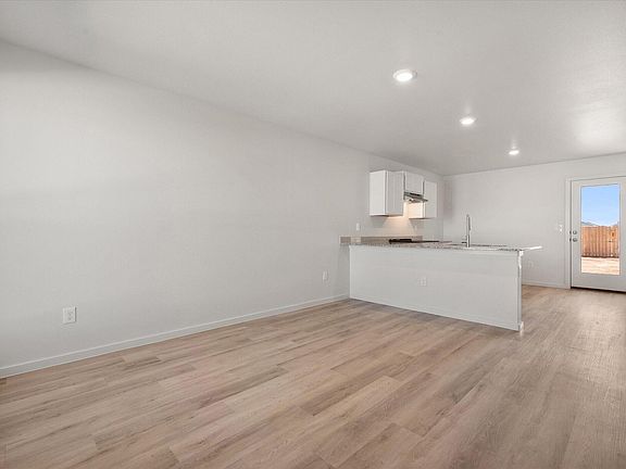 3rd image of 5509 Smith St