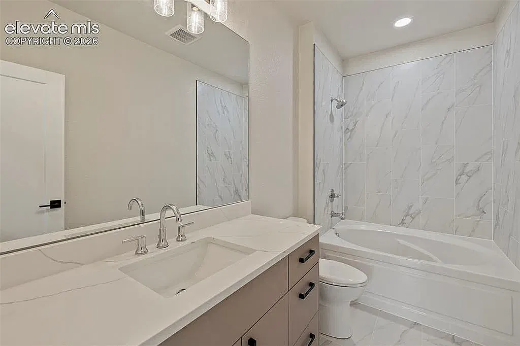 3 bed, 1847 sqft, $2,400 — Photo 2