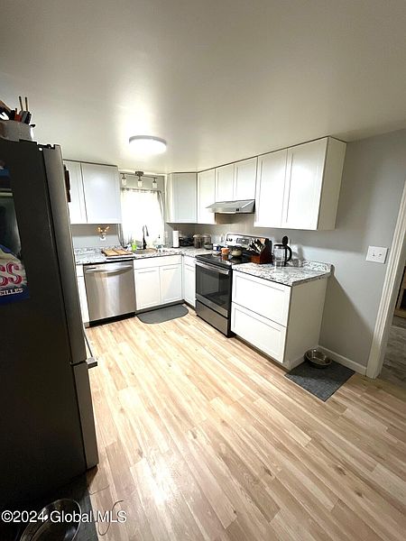 5th image of 10 Walnut Street