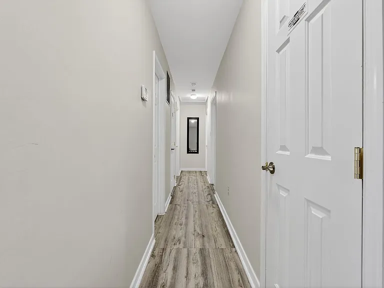 136 Stevens Dr — Photo 2