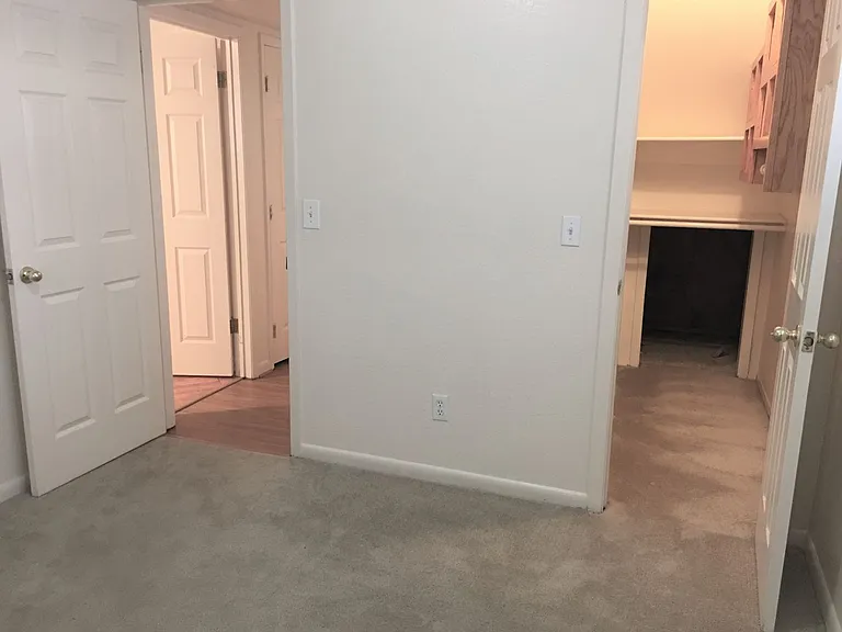 4989 Eisenhower Dr — Photo 8