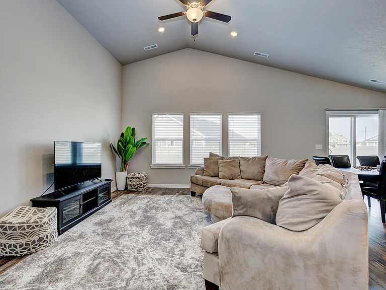 7646 E Declaration Dr — Photo 40