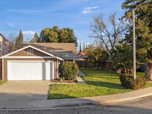 2526 E Parker Court, Visalia, CA 93292
