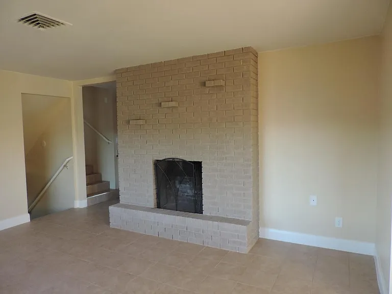 181 E 700 S — Photo 23