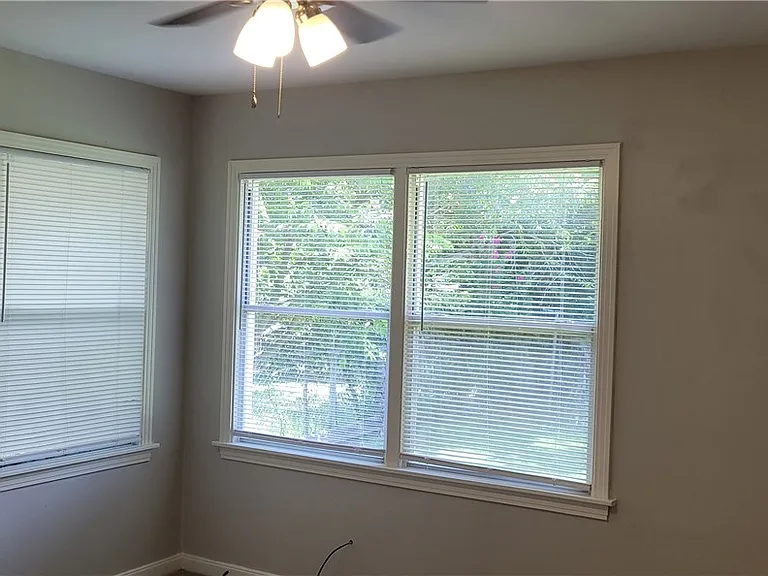 415 Sulphur Springs Rd — Photo 8