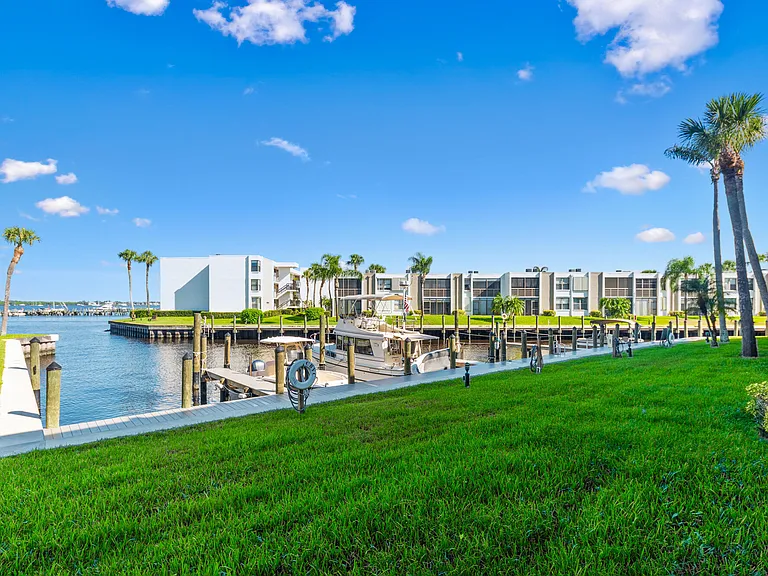 1950 SW Palm City Rd #12103 — Photo 3