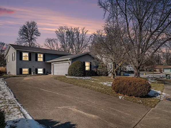 806 Hastings Ter, Valparaiso, IN 46383