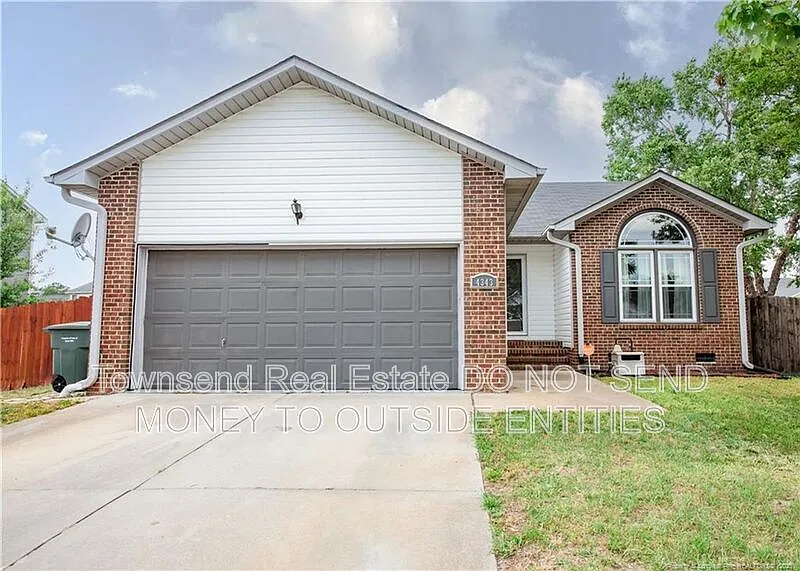 3 bed, 2.0 bath, 1558 sqft, $1,795 — Photo 1