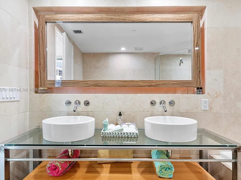 6000 Indian Creek Dr #8B — Photo 20