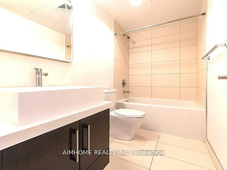 1080 Bay St #1506 — Photo 16