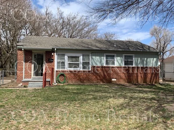 7308 E Castle Dr, Wichita, KS 67207