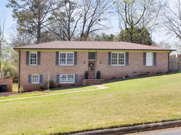 2010 Glenwood Dr, Opelika, AL 36801