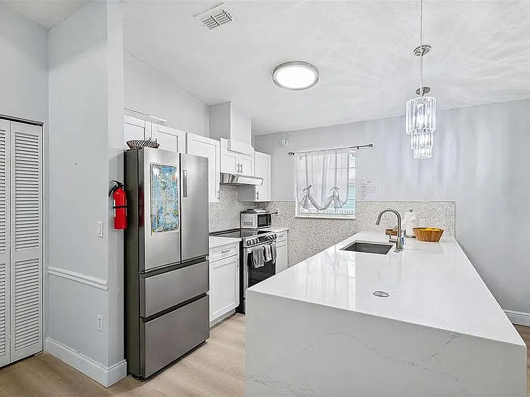 313 Poinsettia Rd — Photo 18