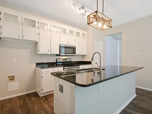 5th image of 3618 Creekstone Ct