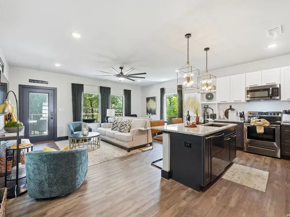 713 Firefly Dr, Canyon Lake, TX 78133