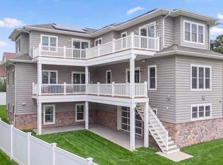 1203 Shore Dr, Edgewater, MD 21037